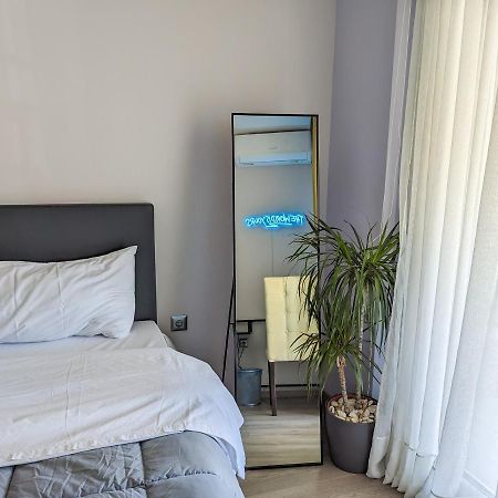 Luxury Suites With King-Sized Bed Thessaloniki Exterior photo