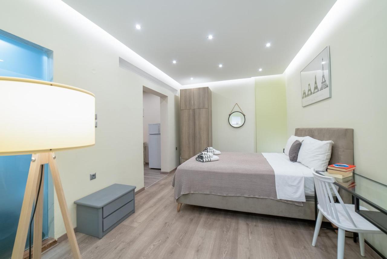 Luxury Suites With King-Sized Bed Thessaloniki Exterior photo
