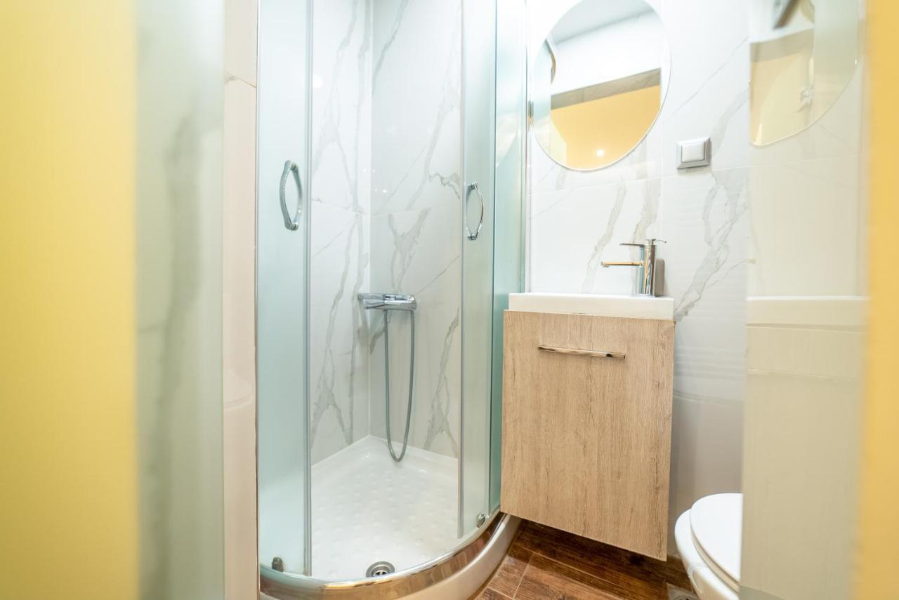 Luxury Suites With King-Sized Bed Thessaloniki Exterior photo