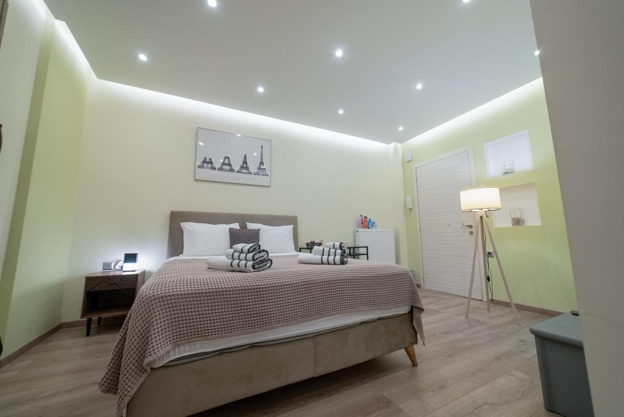 Luxury Suites With King-Sized Bed Thessaloniki Exterior photo