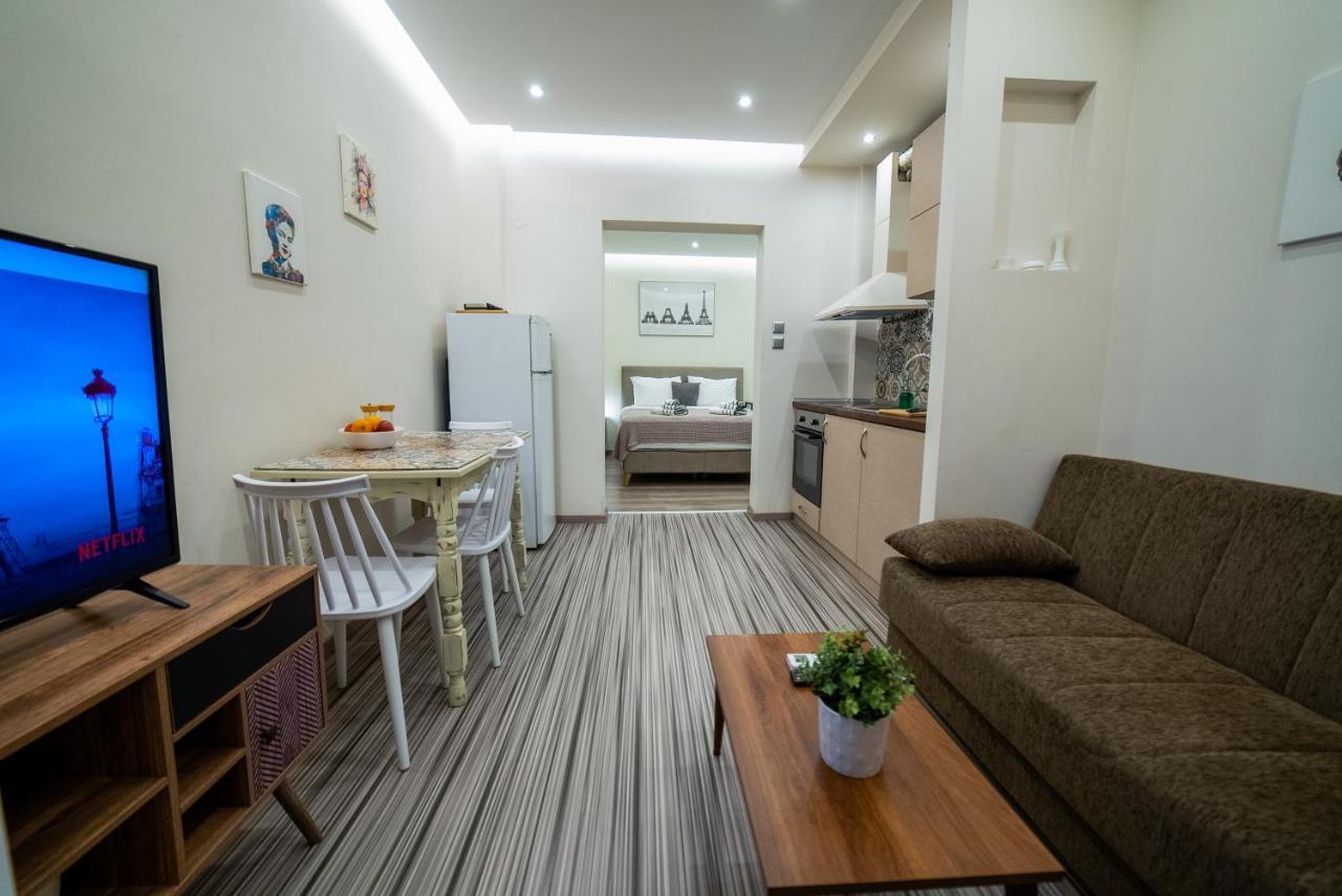 Luxury Suites With King-Sized Bed Thessaloniki Exterior photo