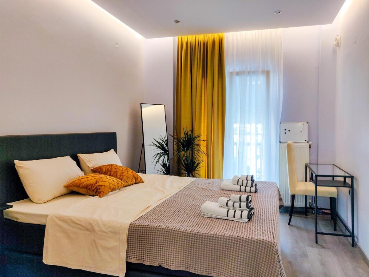 Luxury Suites With King-Sized Bed Thessaloniki Exterior photo