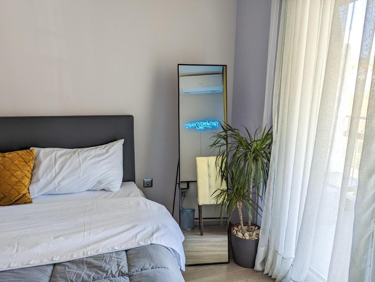 Luxury Suites With King-Sized Bed Thessaloniki Exterior photo